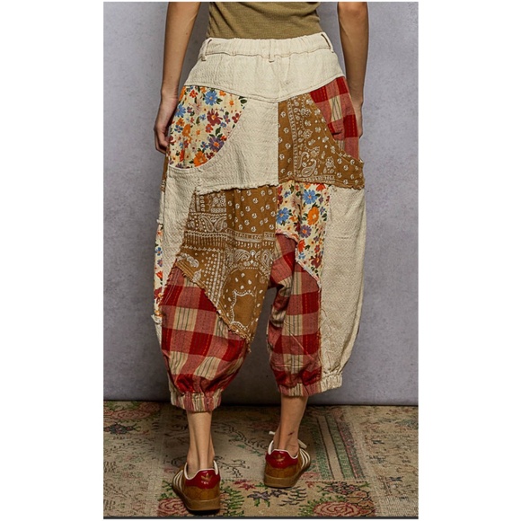 POL Floral Print Color Block Frayed Detail Harem Joggers - Picture 2 of 5